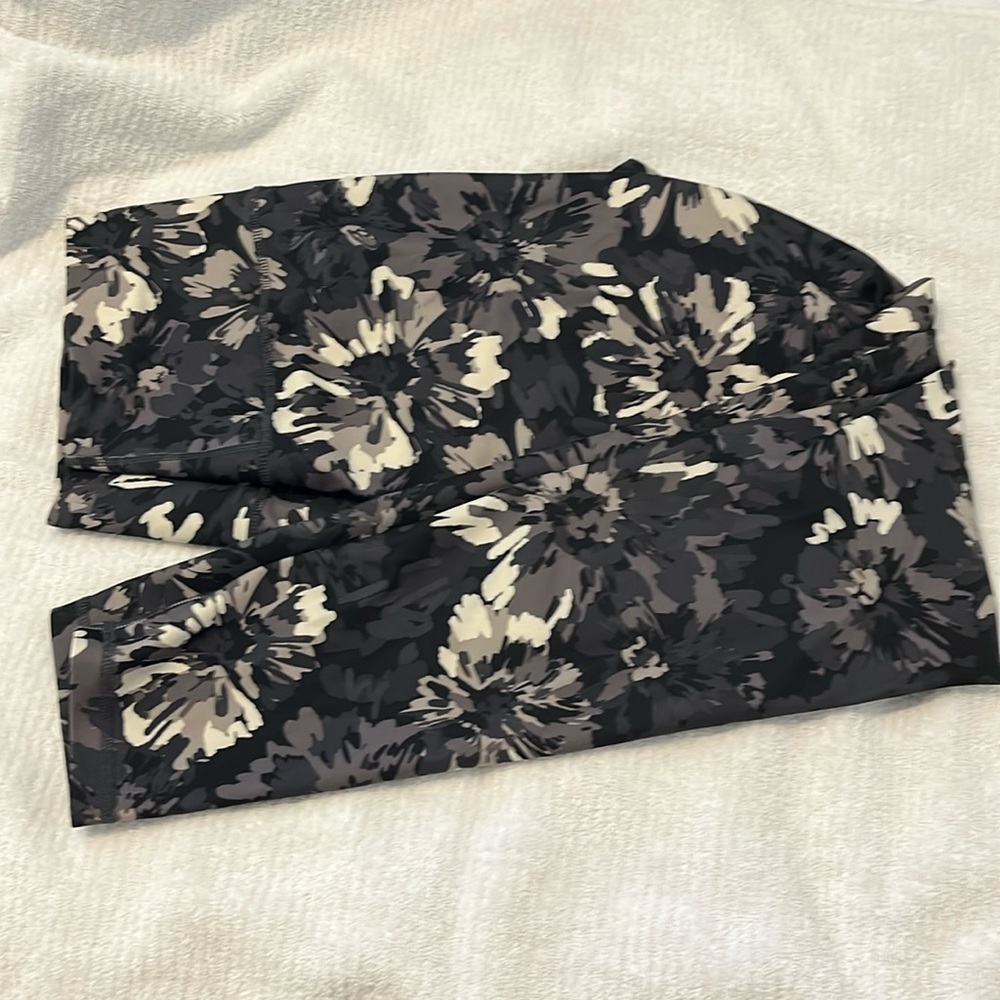 Like new old navy power soft go dry high rise leggings